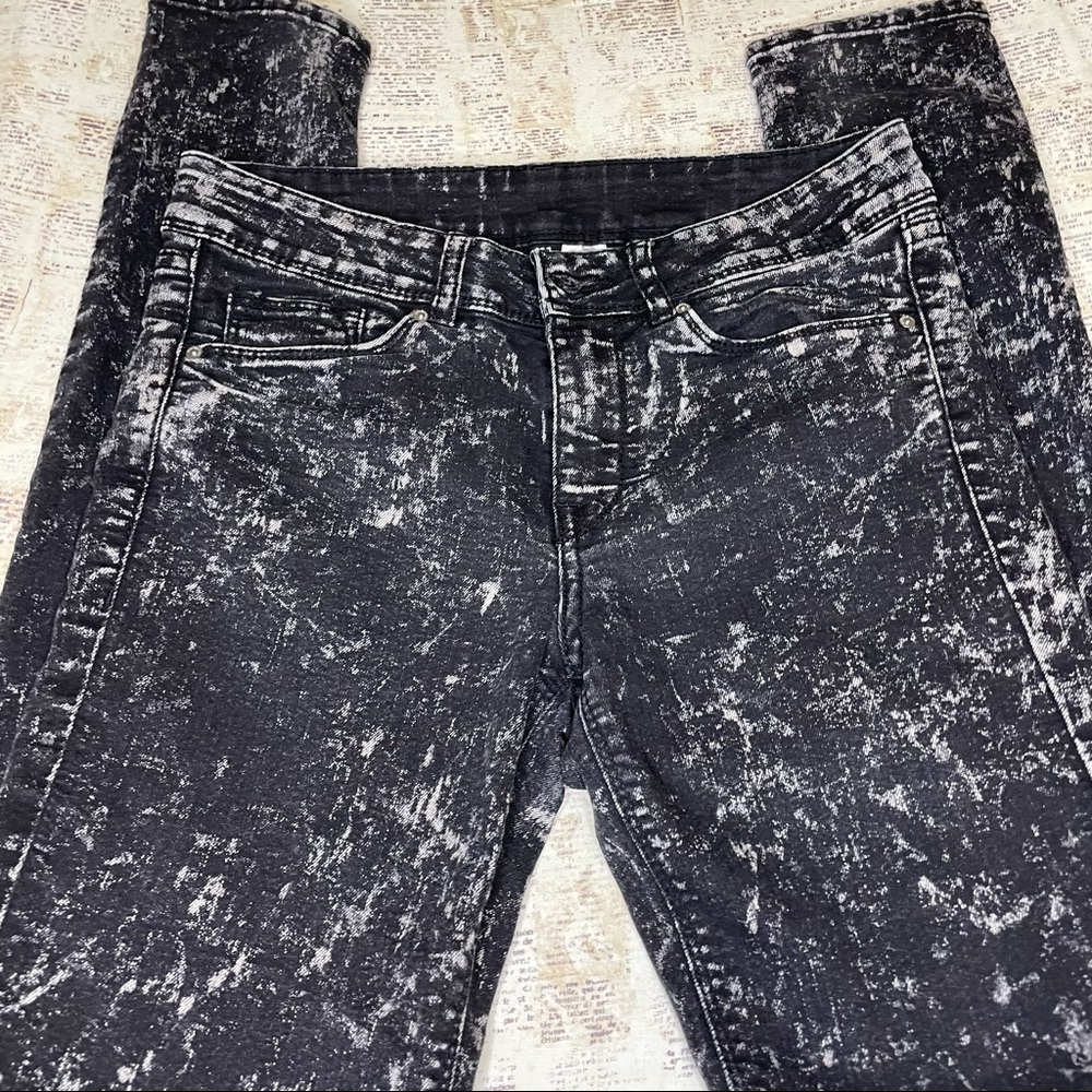 Divided Black skinny jeans sz 6 inseam 30 long 39